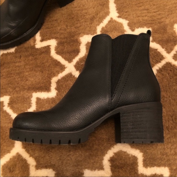 tahari boots lord and taylor